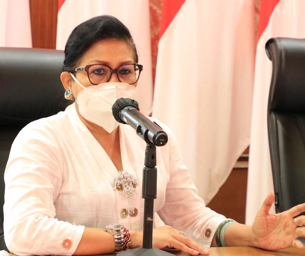 podiumnews.com-Beri Pembekalan PAKIS Bali, Ny. Putri Koster:  Peran Ibu Sangat Penting 